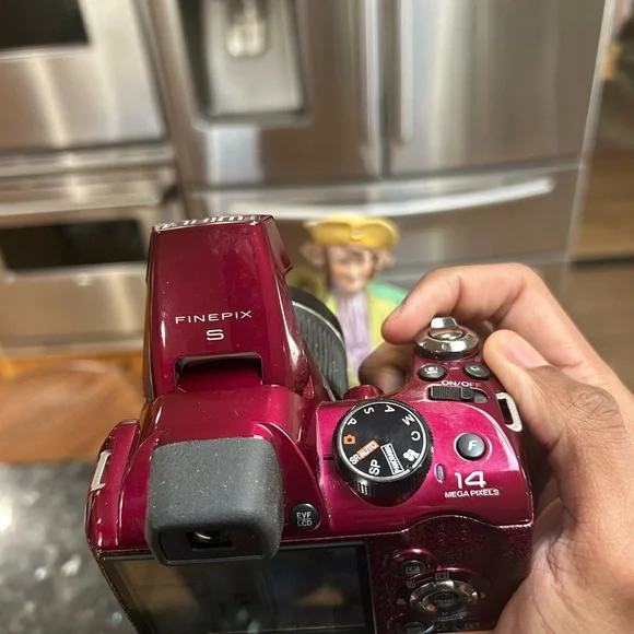 Rare FUJIFILM FINEPIX S3380 14 MP Digital Camera Burgundy Red w/bag SD CARD